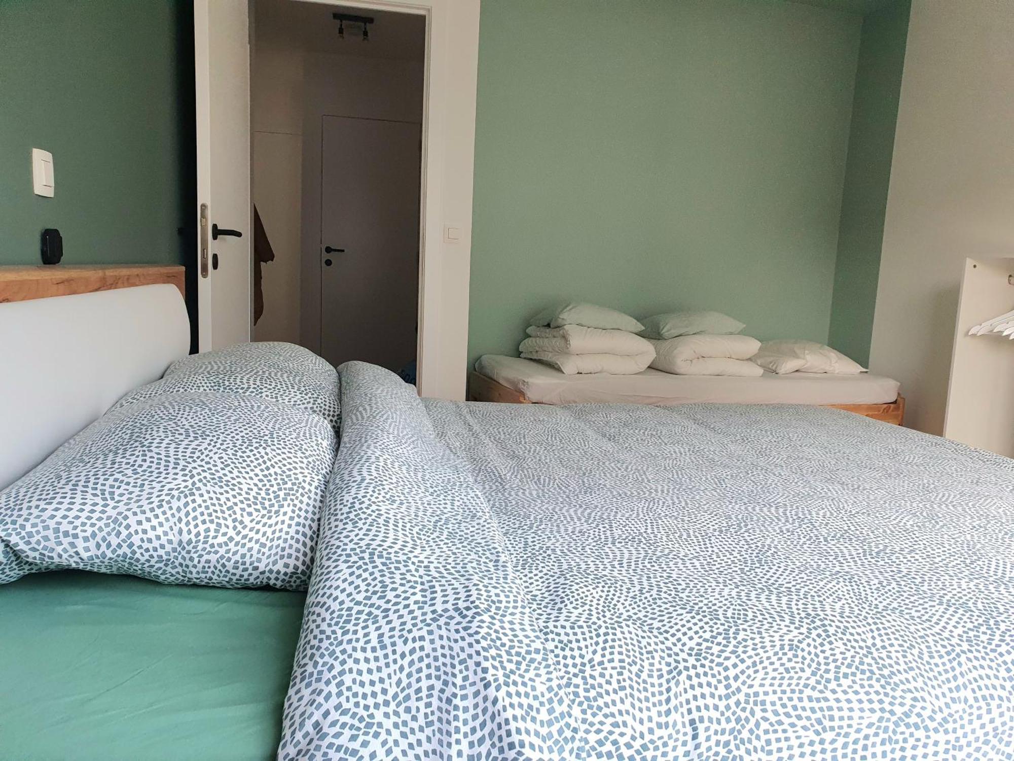 Skaai Five - Newly Renovated 2 Bedrooms Apartment Остенде Экстерьер фото